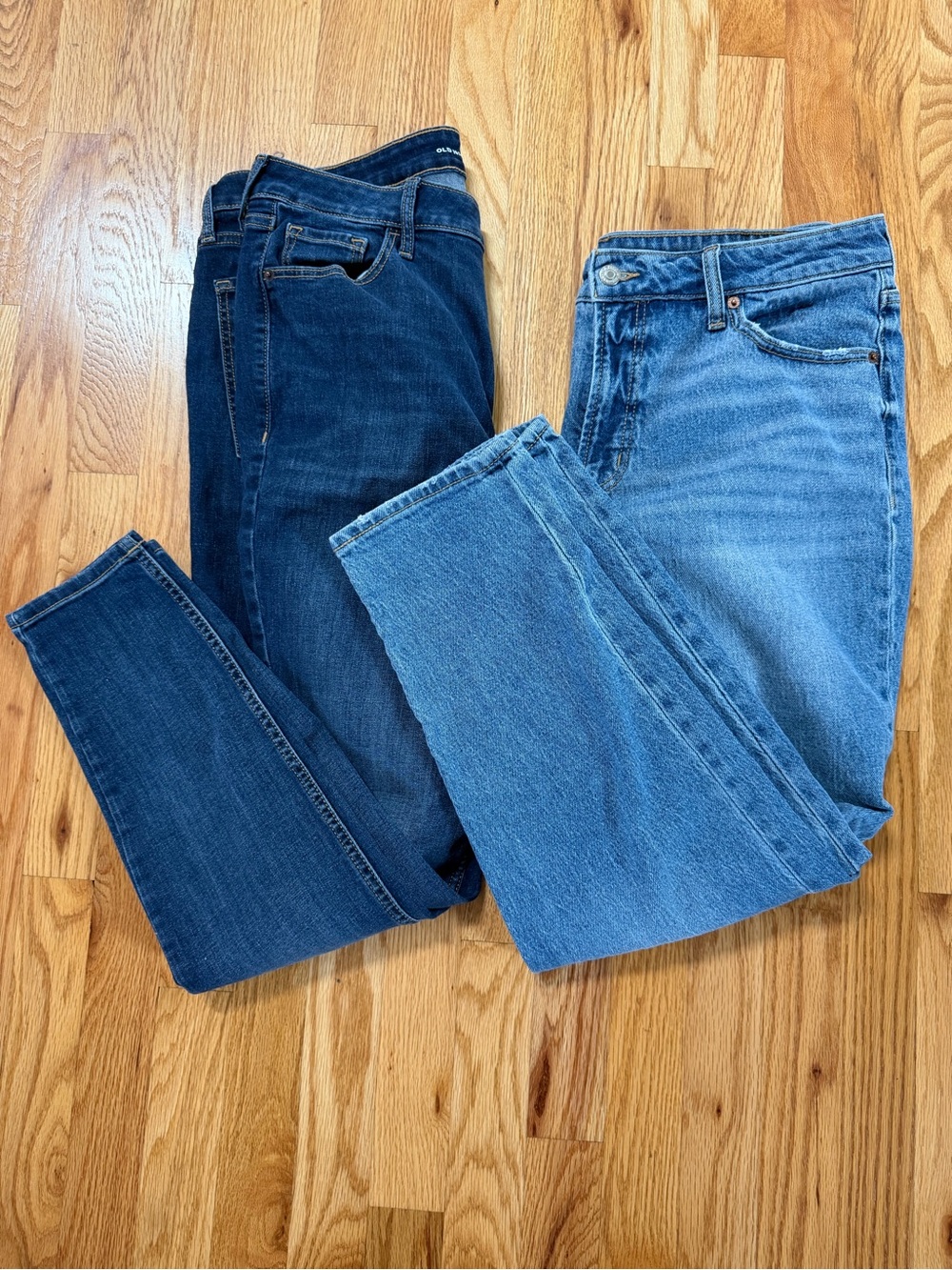 Old Navy Skinny Jeans Pair in Dark Blue and Light Blue Washes
